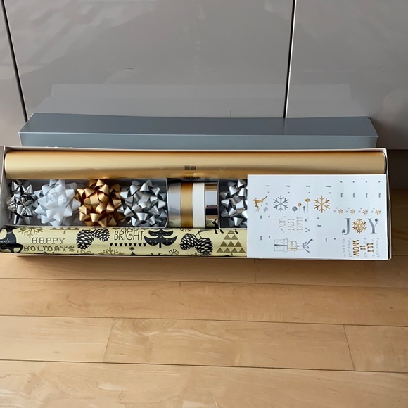 🗽 1NIB Wrapping Paper - Picture 1 of 6